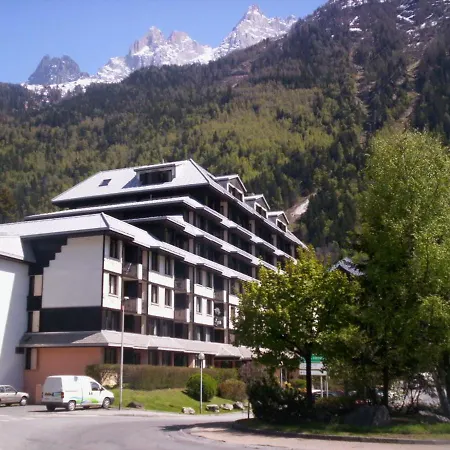 Avec Parking, Lave-linge Et Proche Bus De Genève Et Domaines Skiables - Fr-1-517-62 Chamonix