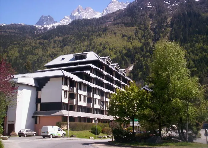 - 2 Pieces, Casier A Ski, Pres Des Bus - Fr-1-517-62 Chamonix